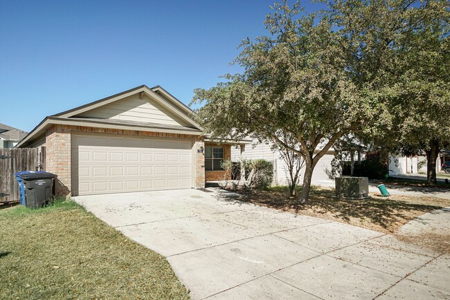 Building Photo - 3bd/2bath home with easy access to 410 and...