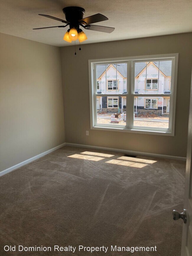 Building Photo - 3 br, 2.5 bath House - 425 Leslie Court