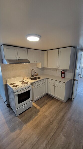 Building Photo - 397 Clifton Ave