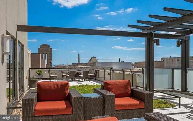 Building Photo - 1133 14th St NW