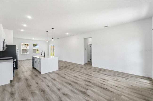 Building Photo - 2600 SW 146th Pl Rd