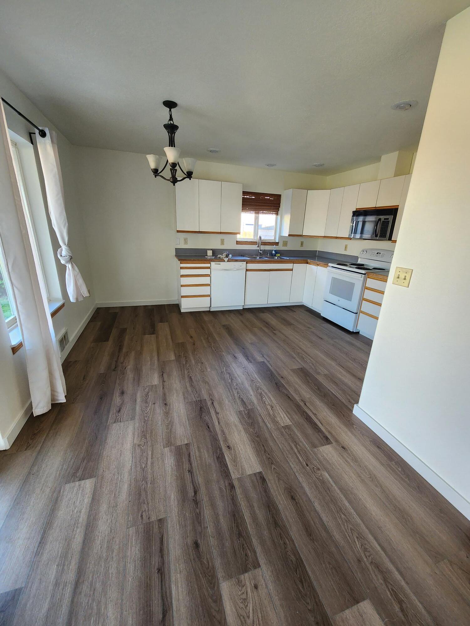 Building Photo - 2580 Lyon St SE