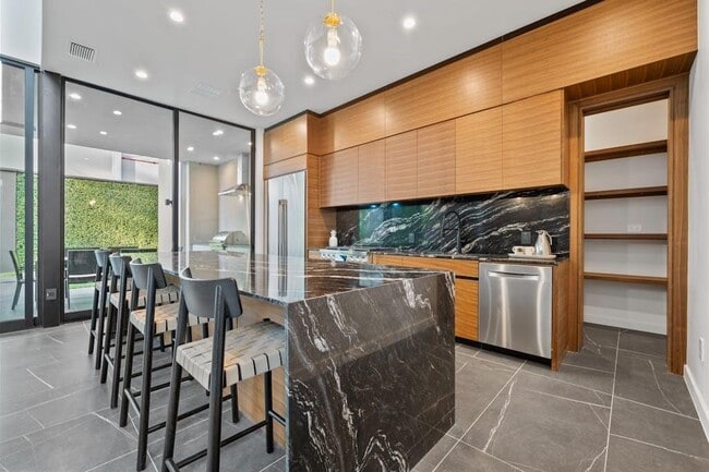 Building Photo - 3500 Cactus Wren Way