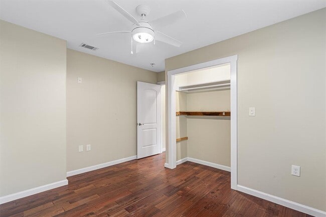 Building Photo - 6202 Hillston Dr