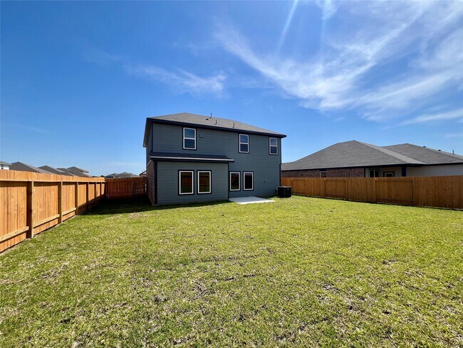 Building Photo - 400 Lynn Lotus Dr