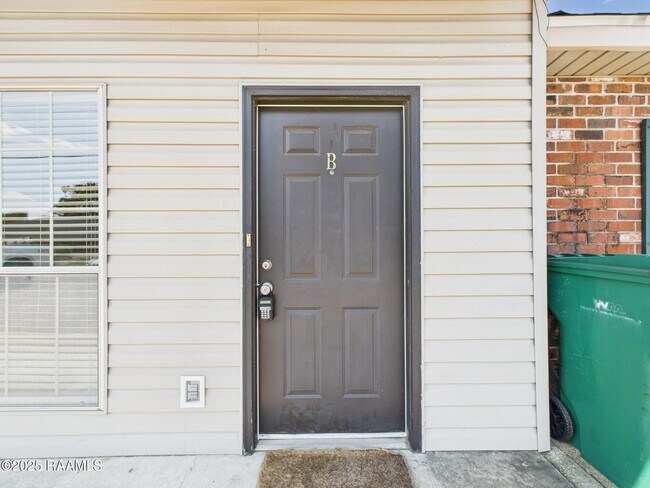 Building Photo - 200 S St Jean St