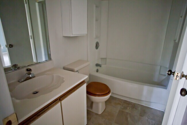 Building Photo - Modern 2BR Condo in Finley Forest | Pool, Tennis & Prime UNC Access