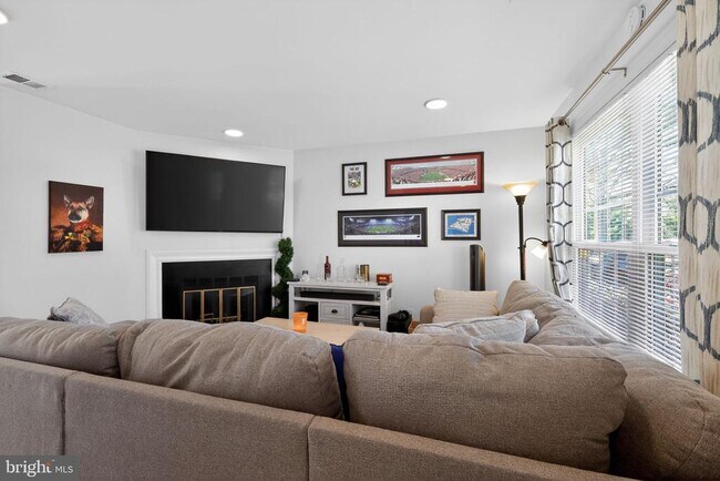 Building Photo - 6118 Bristol Way