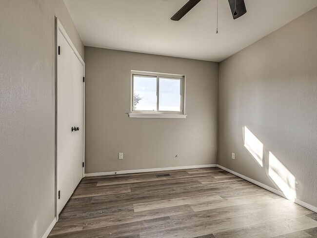 Building Photo - 3 bed / 2 bath home in great location!