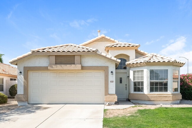 Building Photo - 9528 W Clara Ln