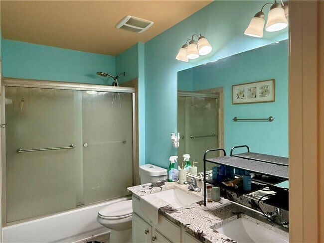 Building Photo - 585 Marylebone Dr