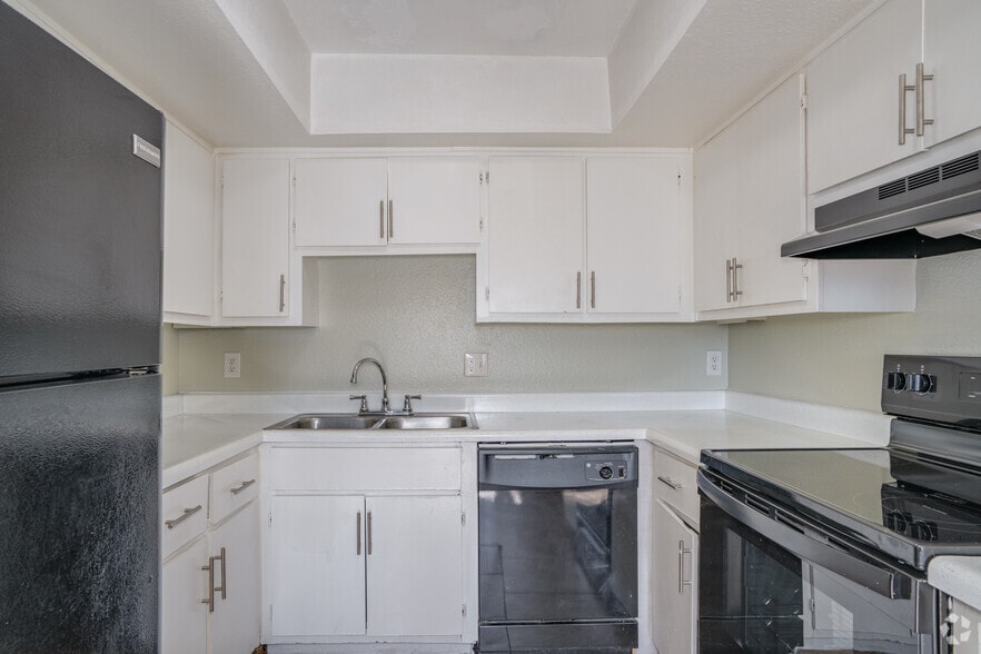 Primary Photo - Woodridge Manor Apartments