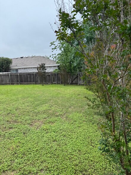 Building Photo - 608 Sherry Dr