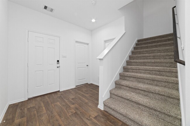 Building Photo - 21519 Violet Rdg Rd