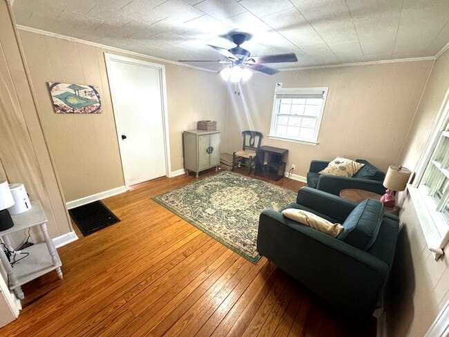 Building Photo - 820 Brown Rd