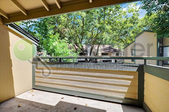 Building Photo - 600 Del Verde Cir