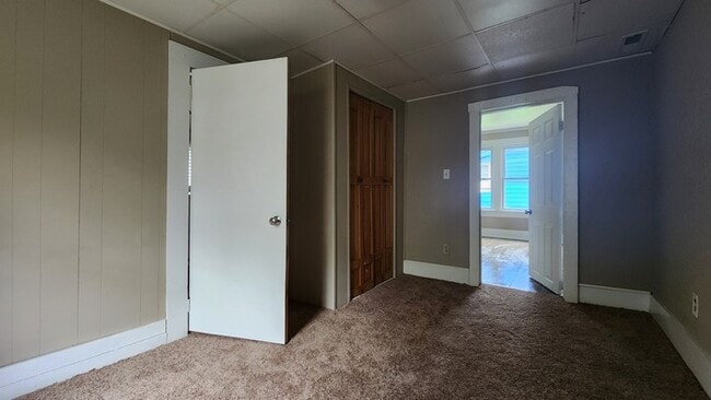 Building Photo - Renovated House for Rent