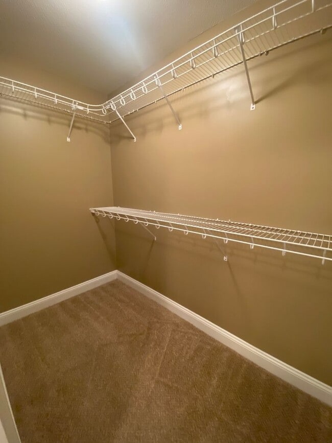 Building Photo - 4301 Kenilworth Cir