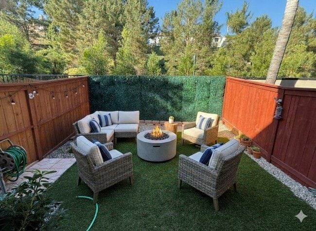 Building Photo - 2 bed 1.5 bath in Dakota Community in Wago...