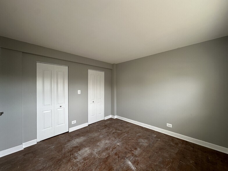 Building Photo - 7632 N Milwaukee Ave