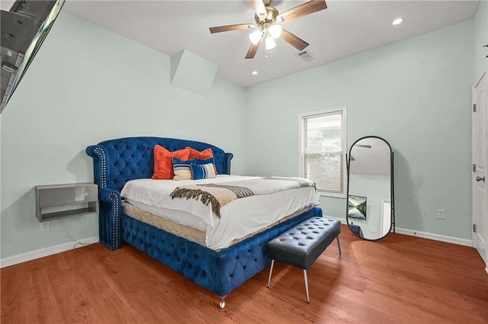 Building Photo - 805 Coleman St SW