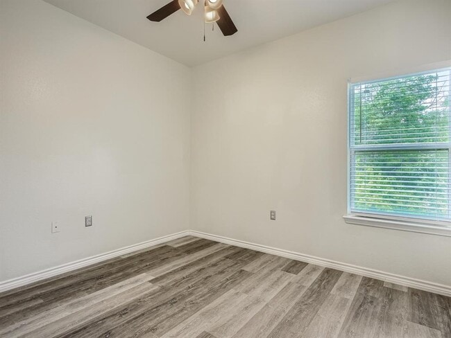 Building Photo - 6102 Reicher Dr