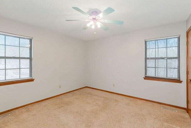 Building Photo - 15550 East 37th St S
