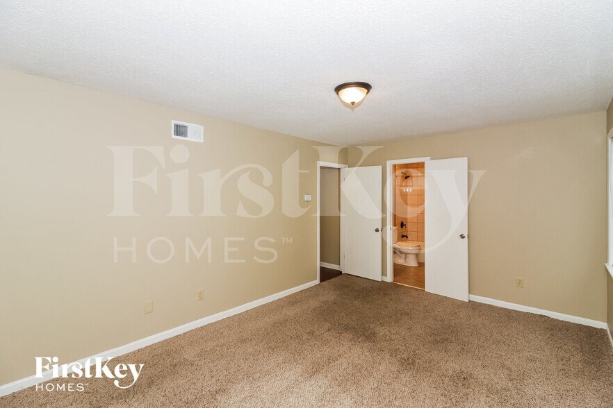 Building Photo - 647 Wheatley Cove