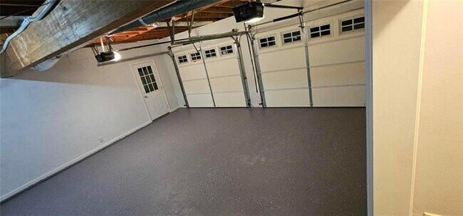 Building Photo - 718 Players Ct