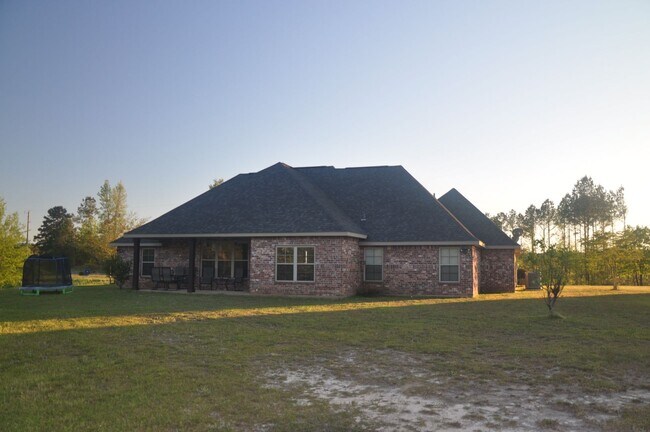 Building Photo - 560 Hickory Ridge Rd
