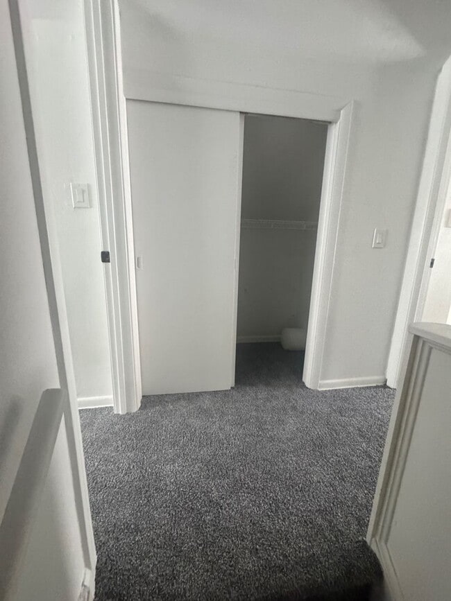 Building Photo - Spacious Two-Bedroom Unit in a Charming Property – Available Now!