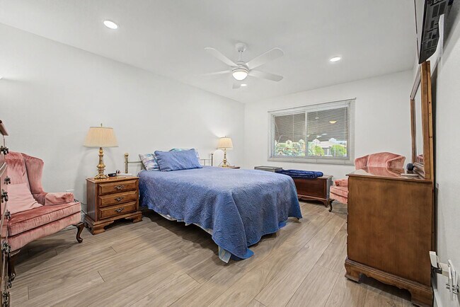 Building Photo - 13222 W Kodiak Dr