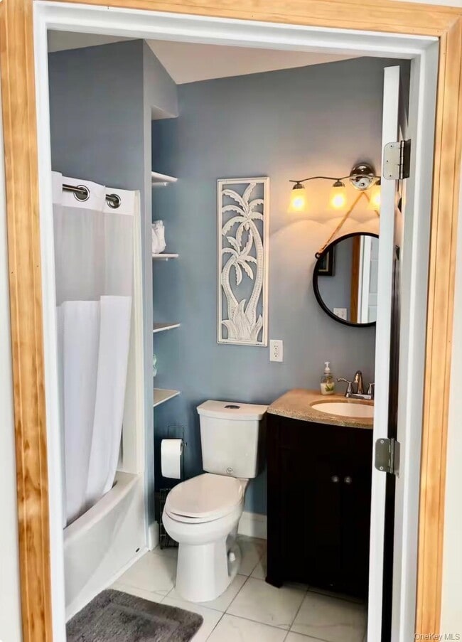 Building Photo - 2898 Edgemere Dr