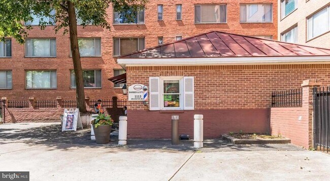 Building Photo - 1021 Arlington Blvd