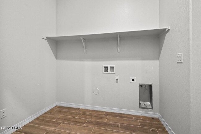 Building Photo - 13757 Villa Vista Ave