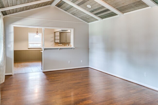 Building Photo - One-Story Home for Rent in Walnut Bend, Ho...