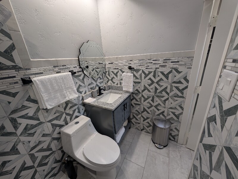 Building Photo - 3104 Red Sails Dr