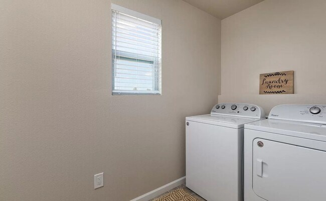 Building Photo - Large Colonial for Lease in Highly Rated Mattawan Schools