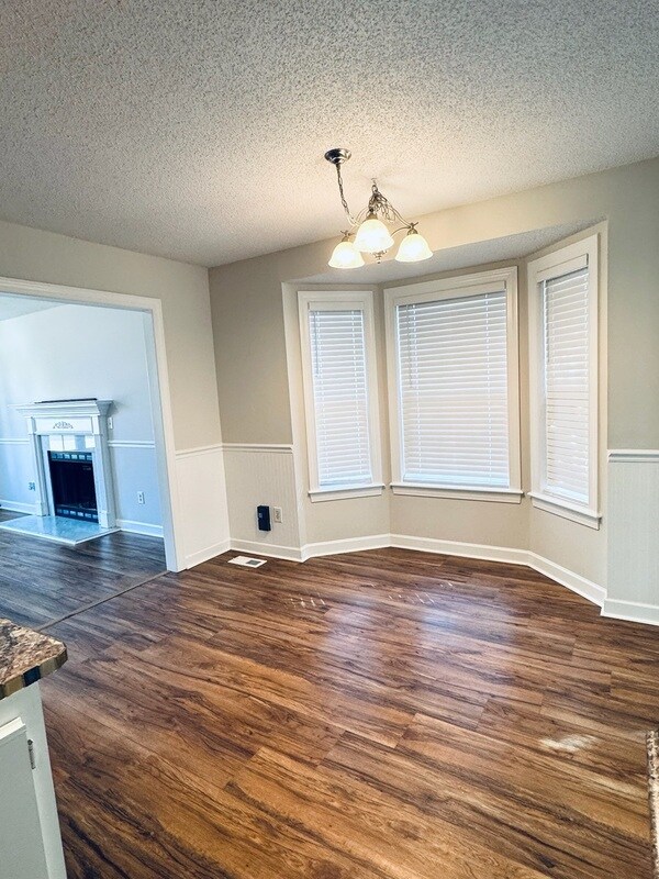 Building Photo - 821 Wallridge Dr