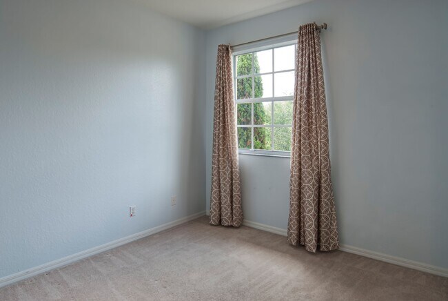 Building Photo - 9986 E Villa Cir