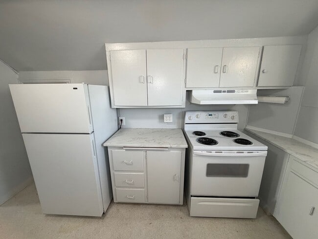 Building Photo - 2204 W College Ave