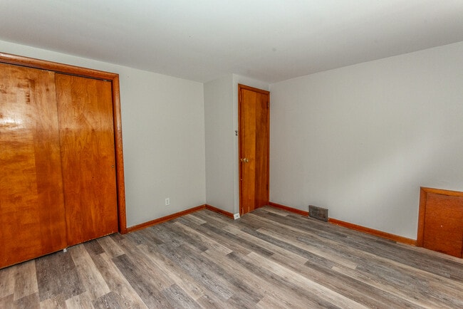 Building Photo - 2533 Sylvania Dr