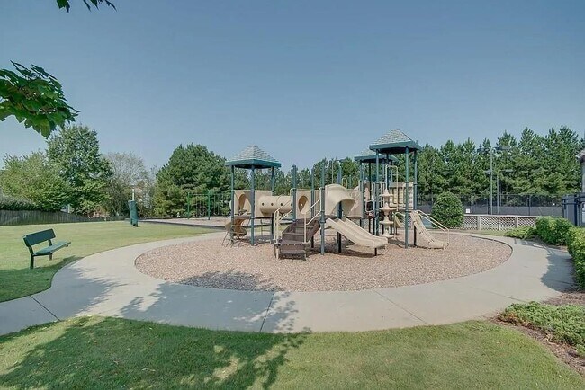 Building Photo - 1504 Longmont Dr