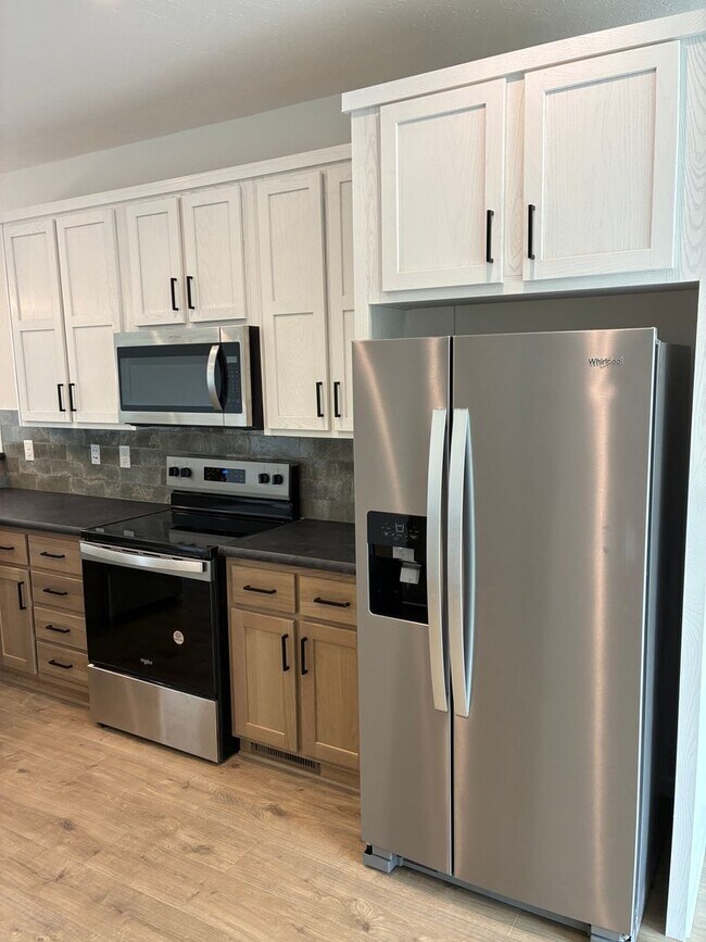 Building Photo - Modern 3 Bedroom 2 Bath House - New Build! Available NOW!