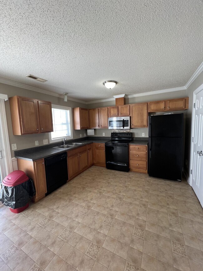 Building Photo - 4242 Dudleys Grant Dr