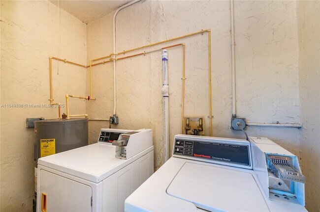 Building Photo - 520 SW Krome Terrace