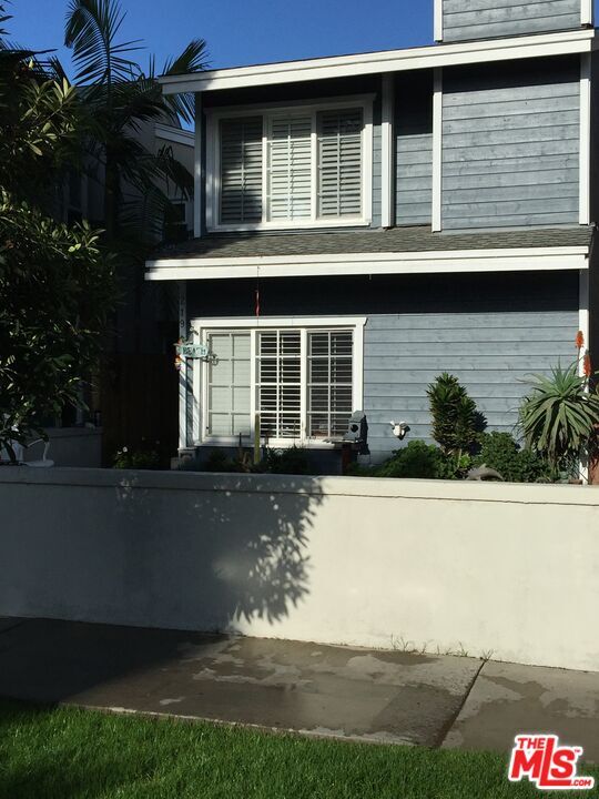 Primary Photo - 219 7th St