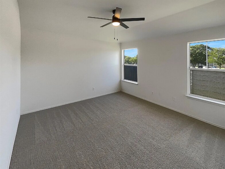 Building Photo - 1610 Cottonwood Ct