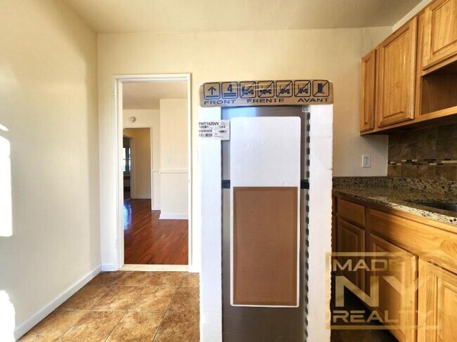 Building Photo - 2 bedroom in BAYSIDE NY 11361