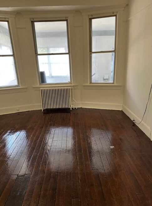 Building Photo - 120-122 Grand Ave